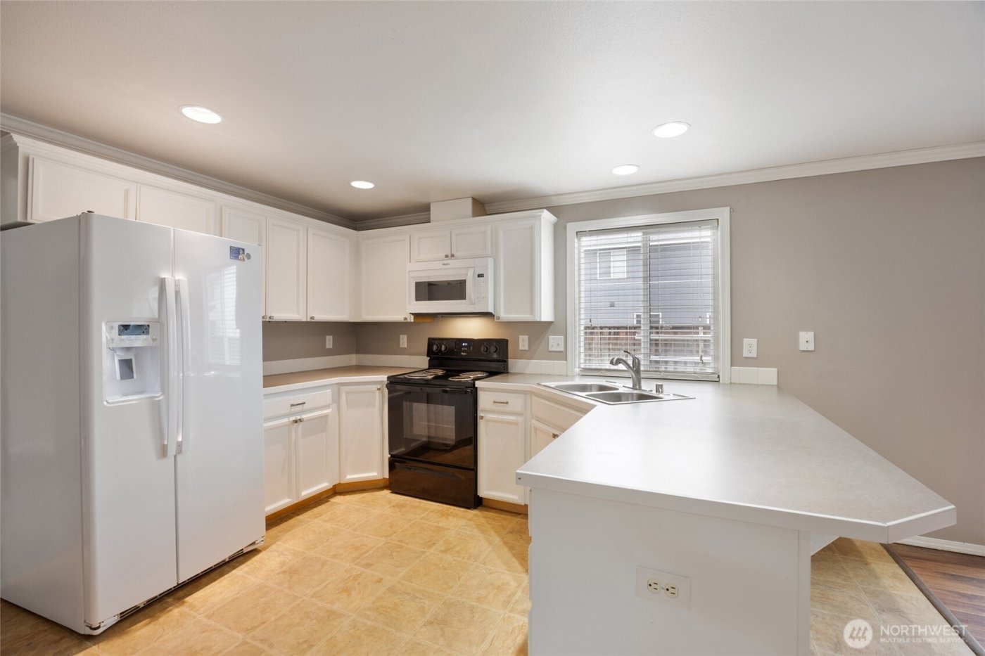 2100 Perch Avenue , Moses Lake, WA 98837