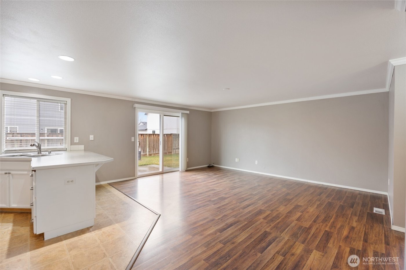 2100 Perch Avenue , Moses Lake, WA 98837