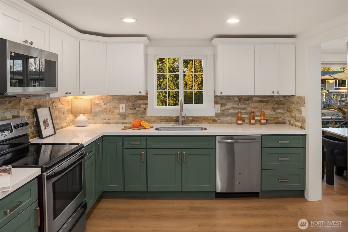 403 NE 94th Street , Seattle, WA 98115