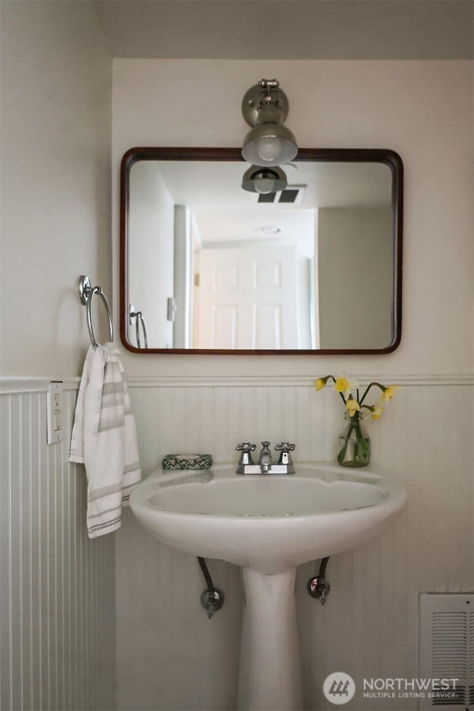 5624 7th Avenue NW, Seattle, WA 98107