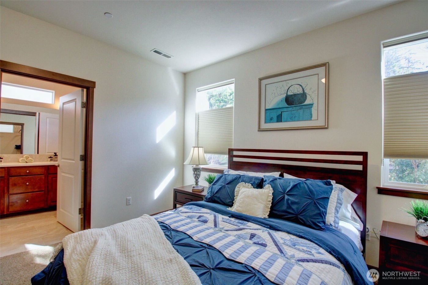 1990 Fraser Avenue , Mount Vernon, WA 98274