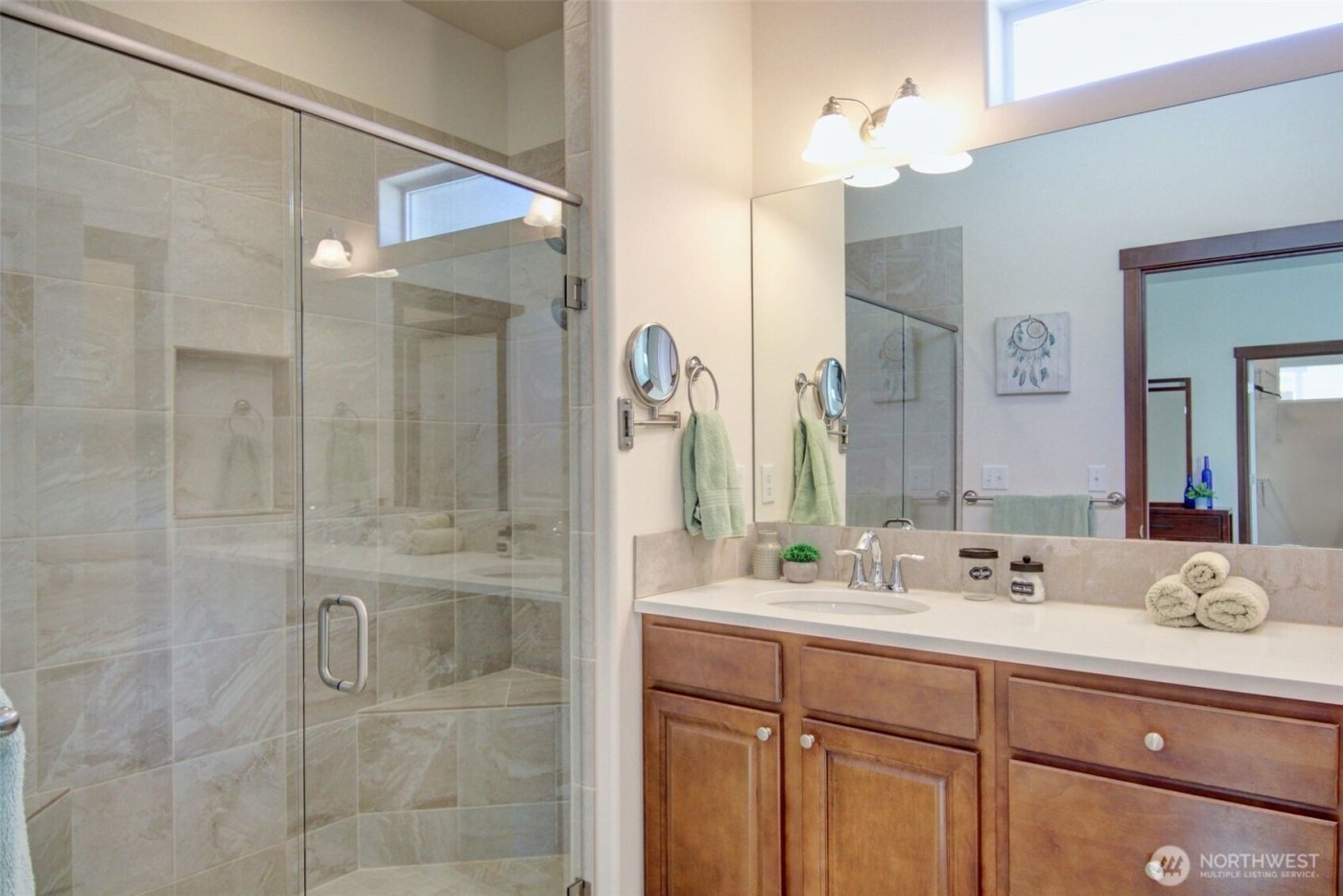 1990 Fraser Avenue , Mount Vernon, WA 98274