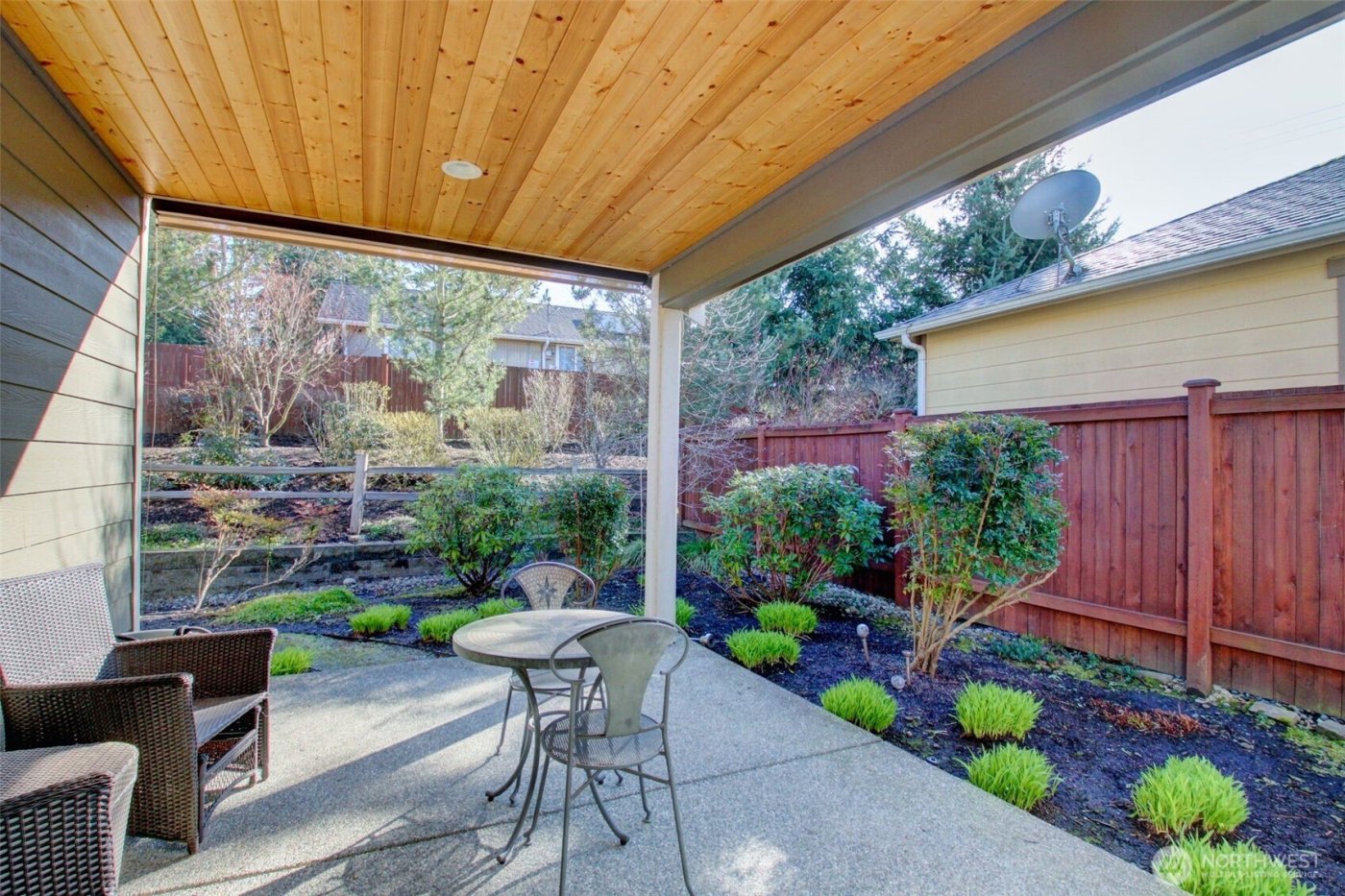 1990 Fraser Avenue , Mount Vernon, WA 98274