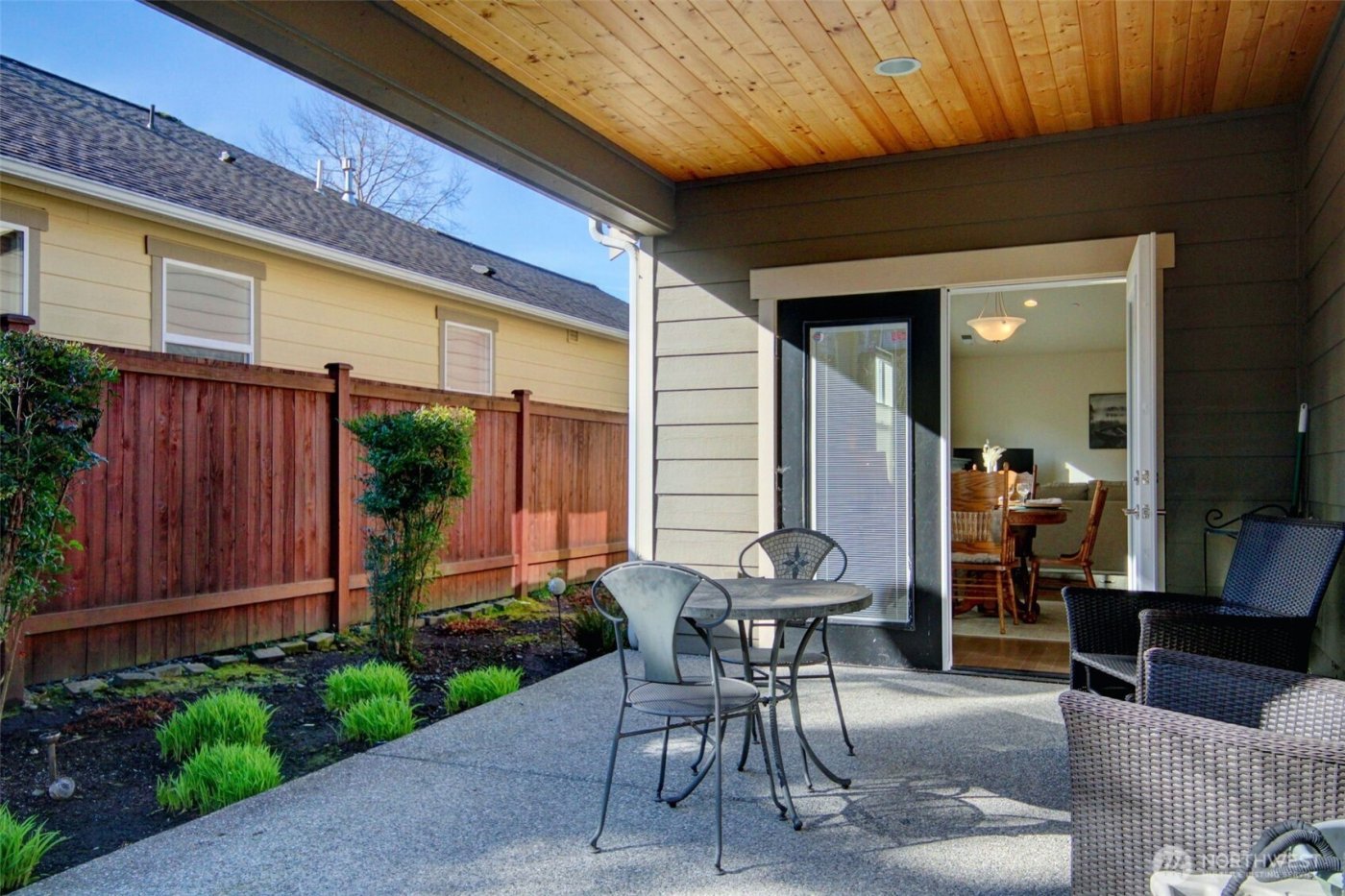 1990 Fraser Avenue , Mount Vernon, WA 98274