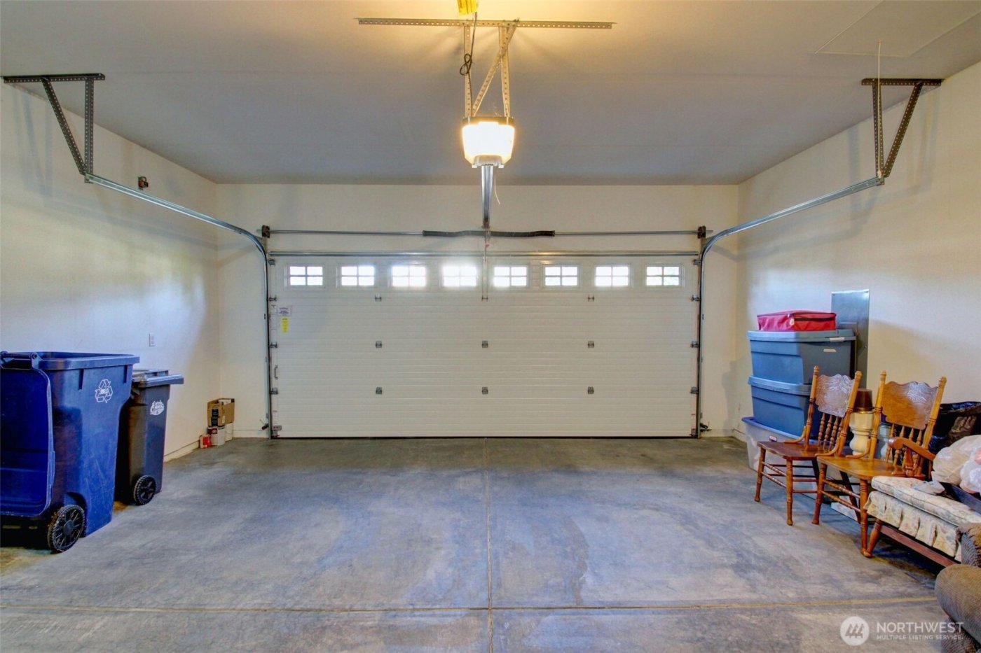 1990 Fraser Avenue , Mount Vernon, WA 98274
