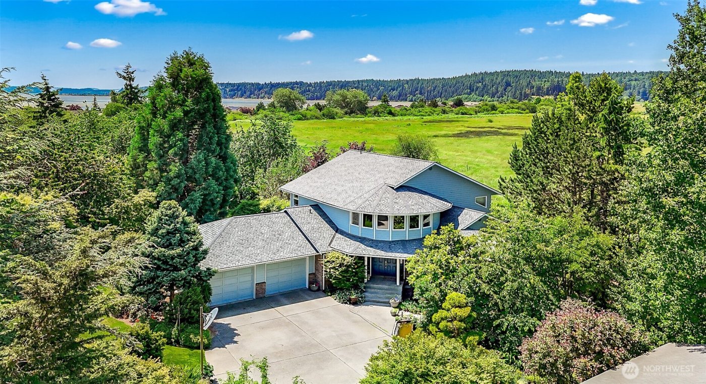 828 State Highway 532 , Camano Island, WA 98282