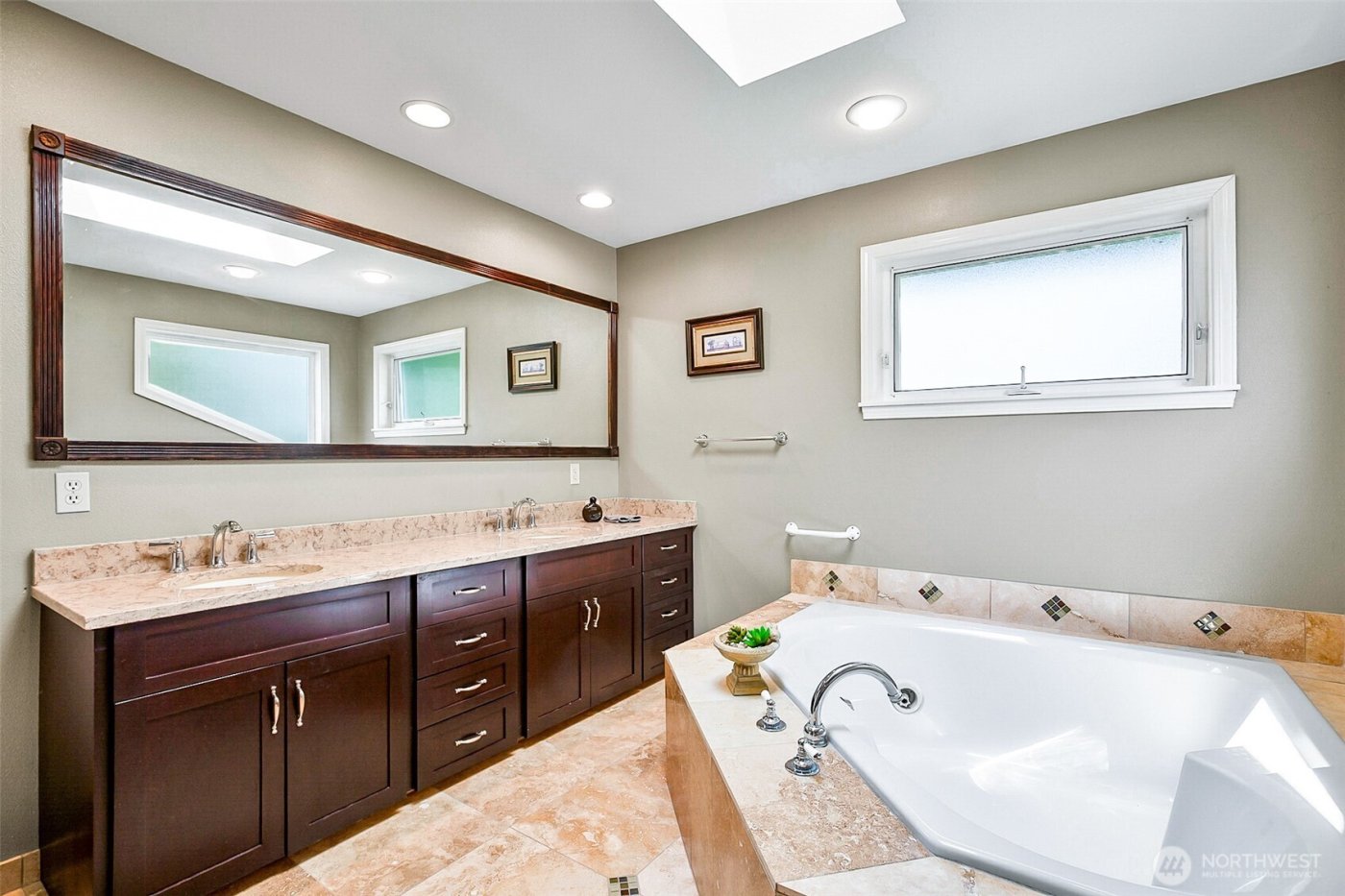 828 State Highway 532 , Camano Island, WA 98282