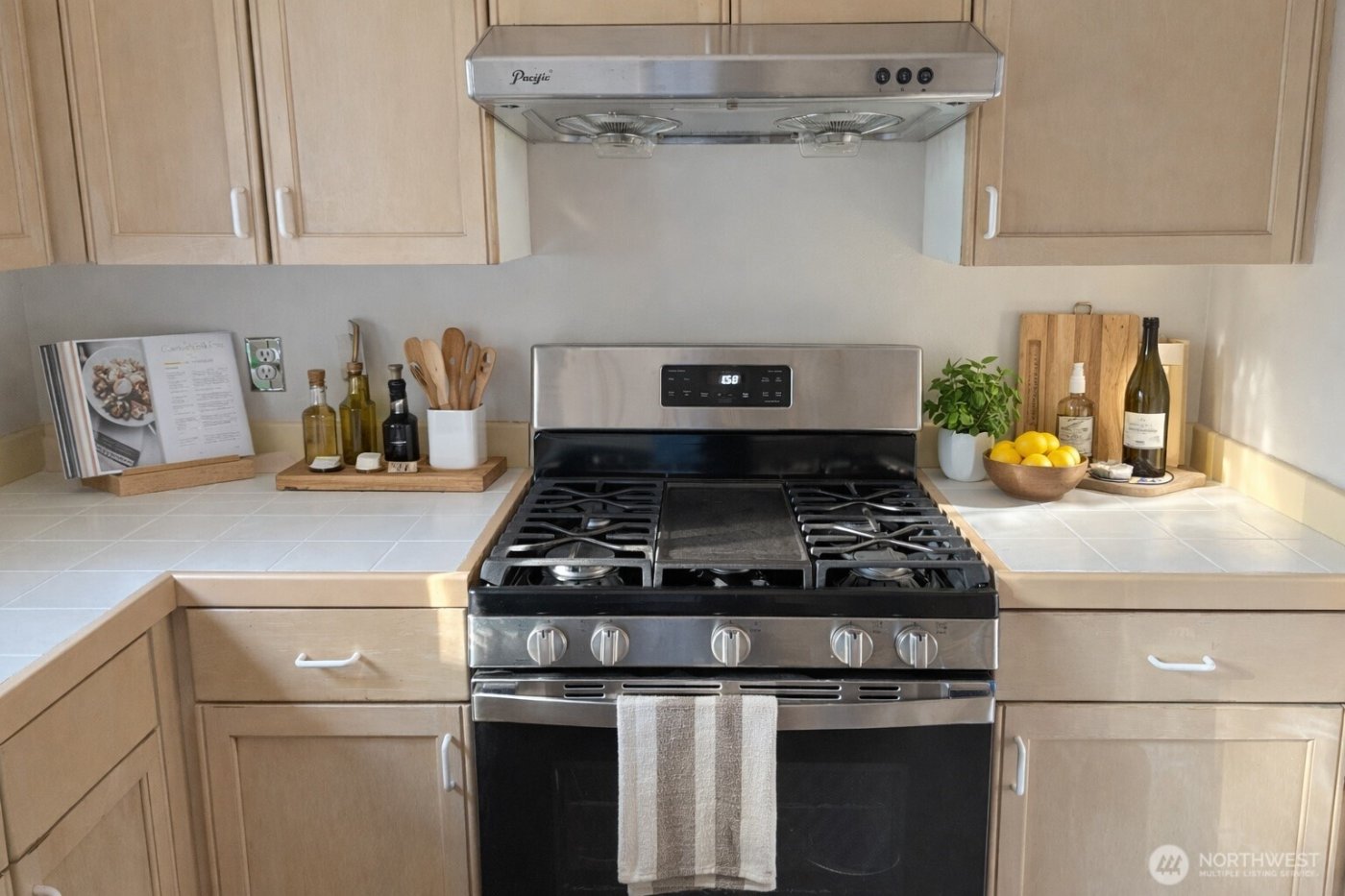 250 NW Dogwood Street #C201, Issaquah, WA 98027