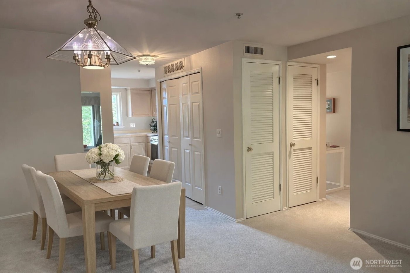 250 NW Dogwood Street #C201, Issaquah, WA 98027