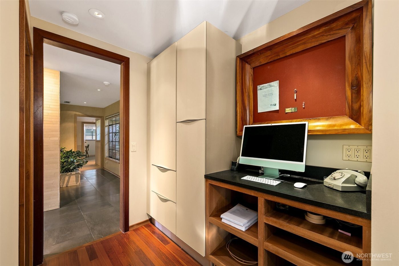 7503 Fairway Drive NE, Seattle, WA 98115