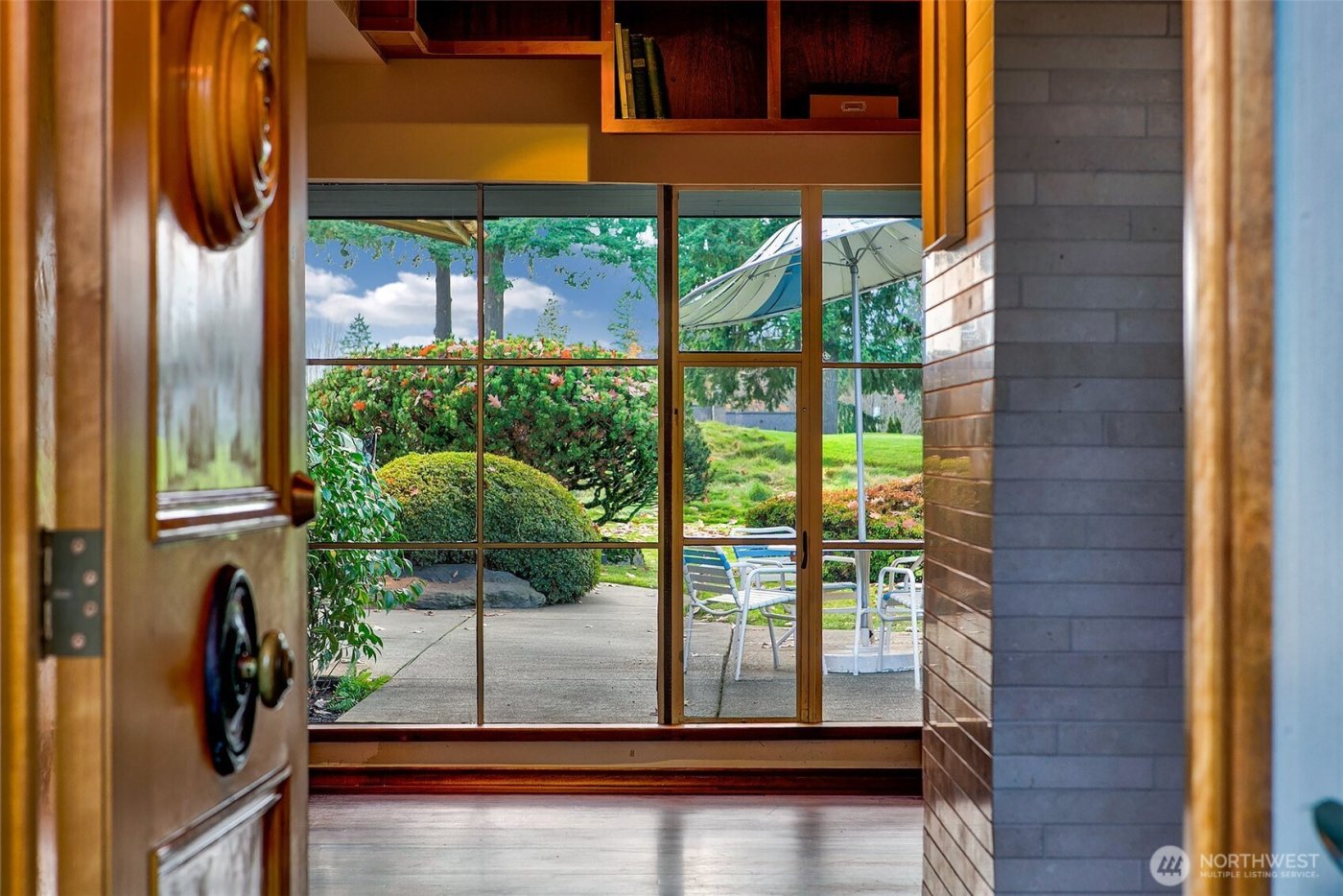 7503 Fairway Drive NE, Seattle, WA 98115