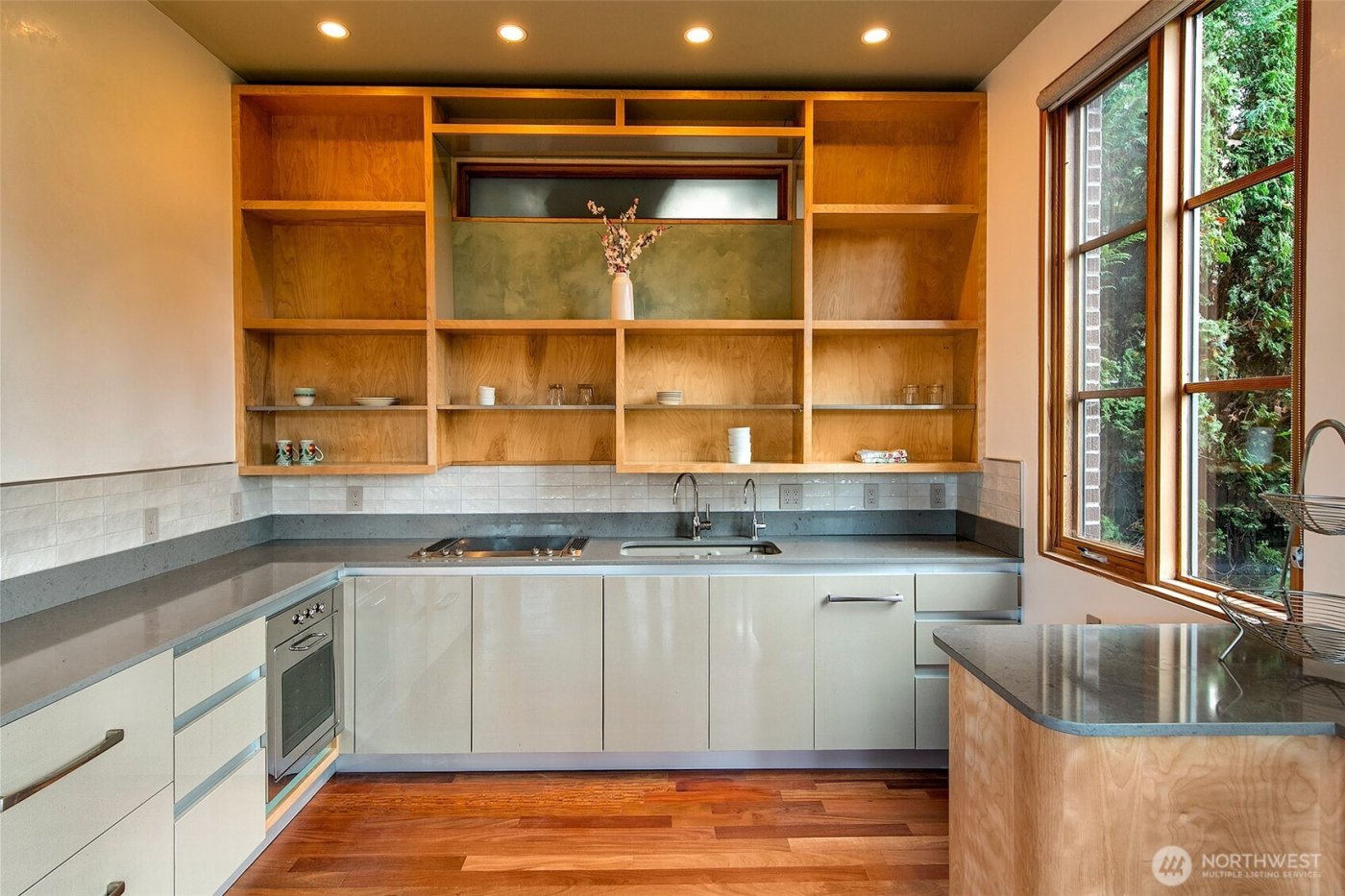 7503 Fairway Drive NE, Seattle, WA 98115