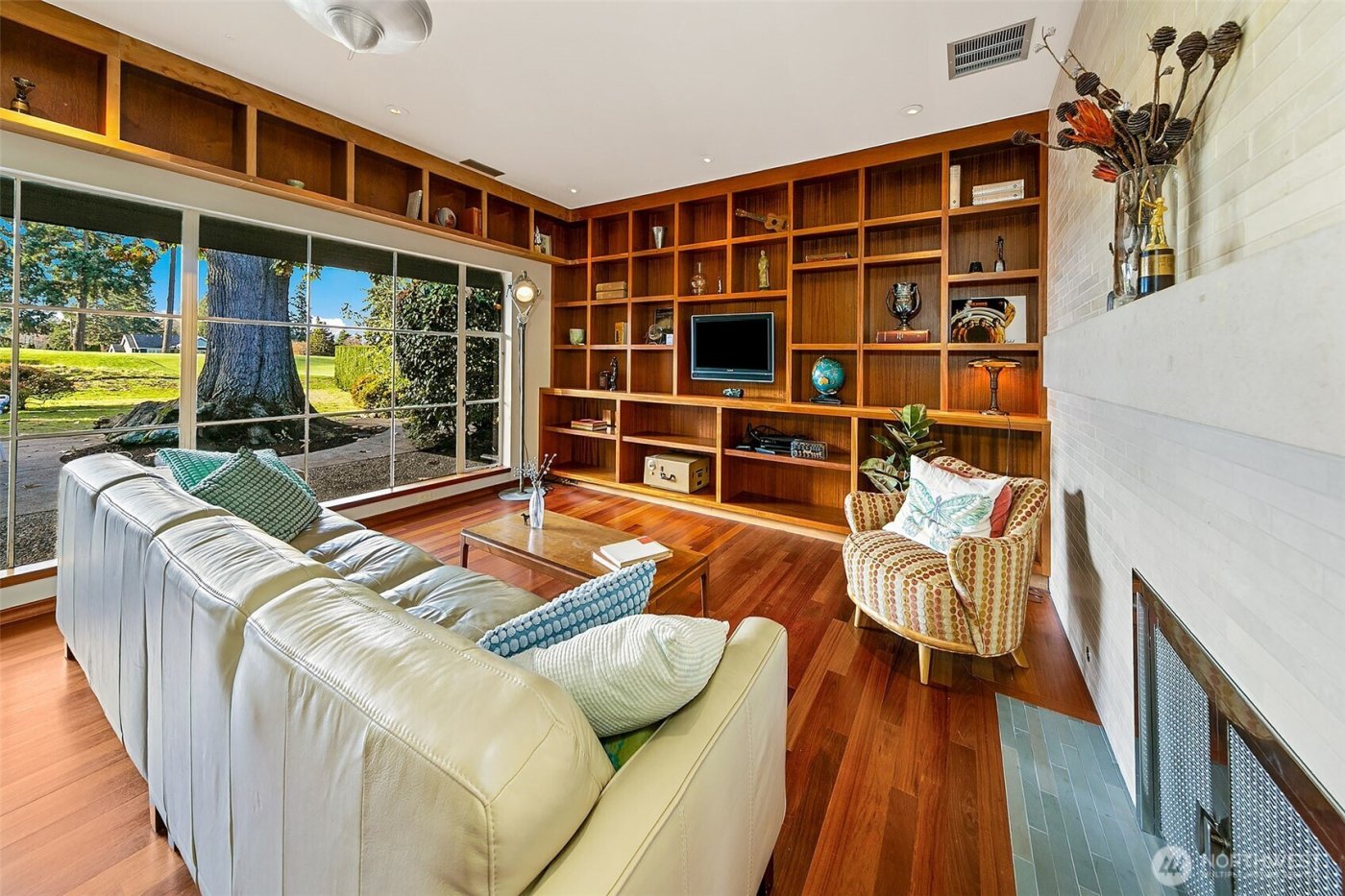 7503 Fairway Drive NE, Seattle, WA 98115