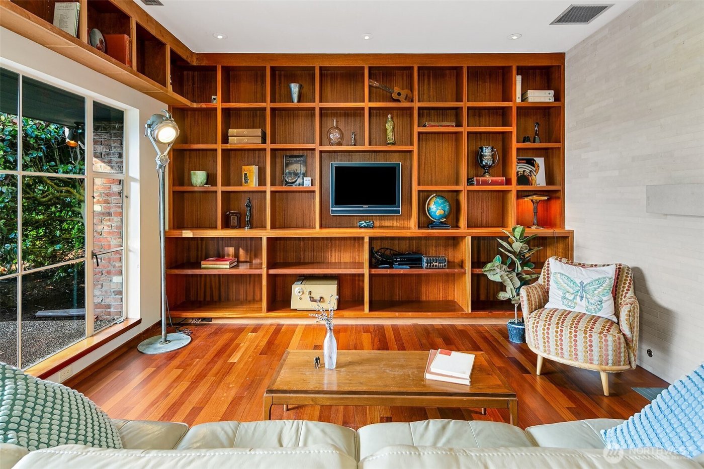 7503 Fairway Drive NE, Seattle, WA 98115