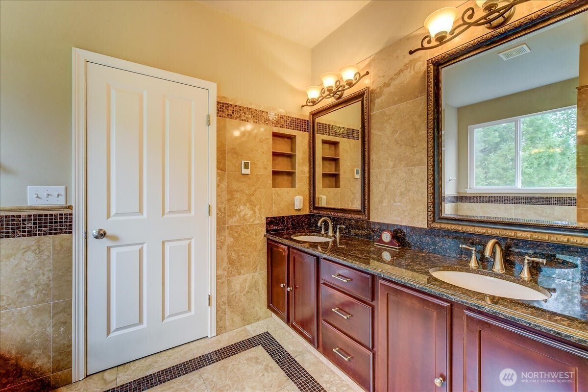 2462 172 Avenue NE, Redmond, WA 98052