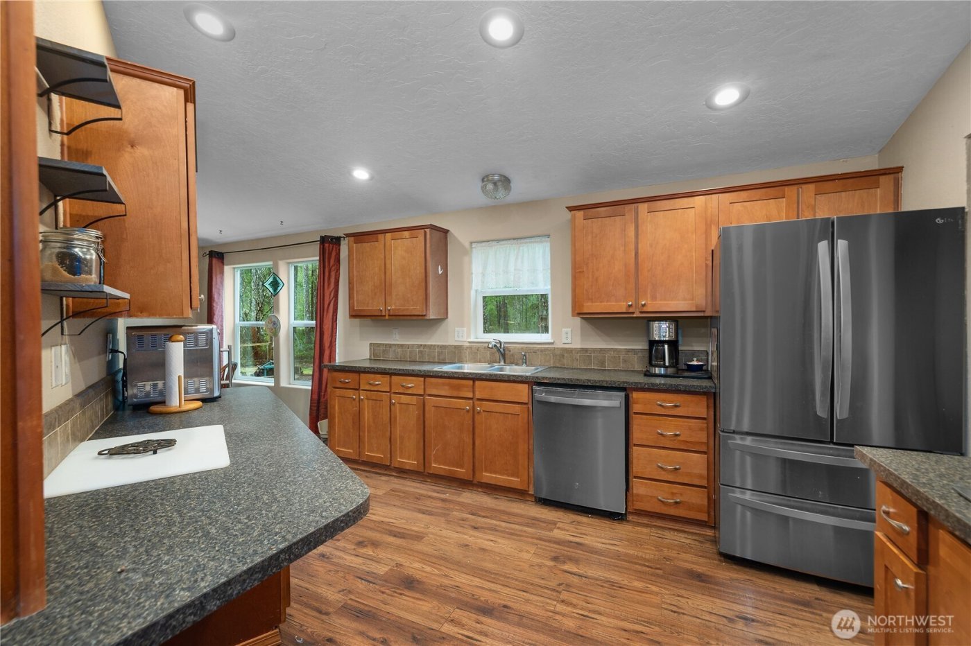 20 N Olympic Court , Hoodsport, WA 98548