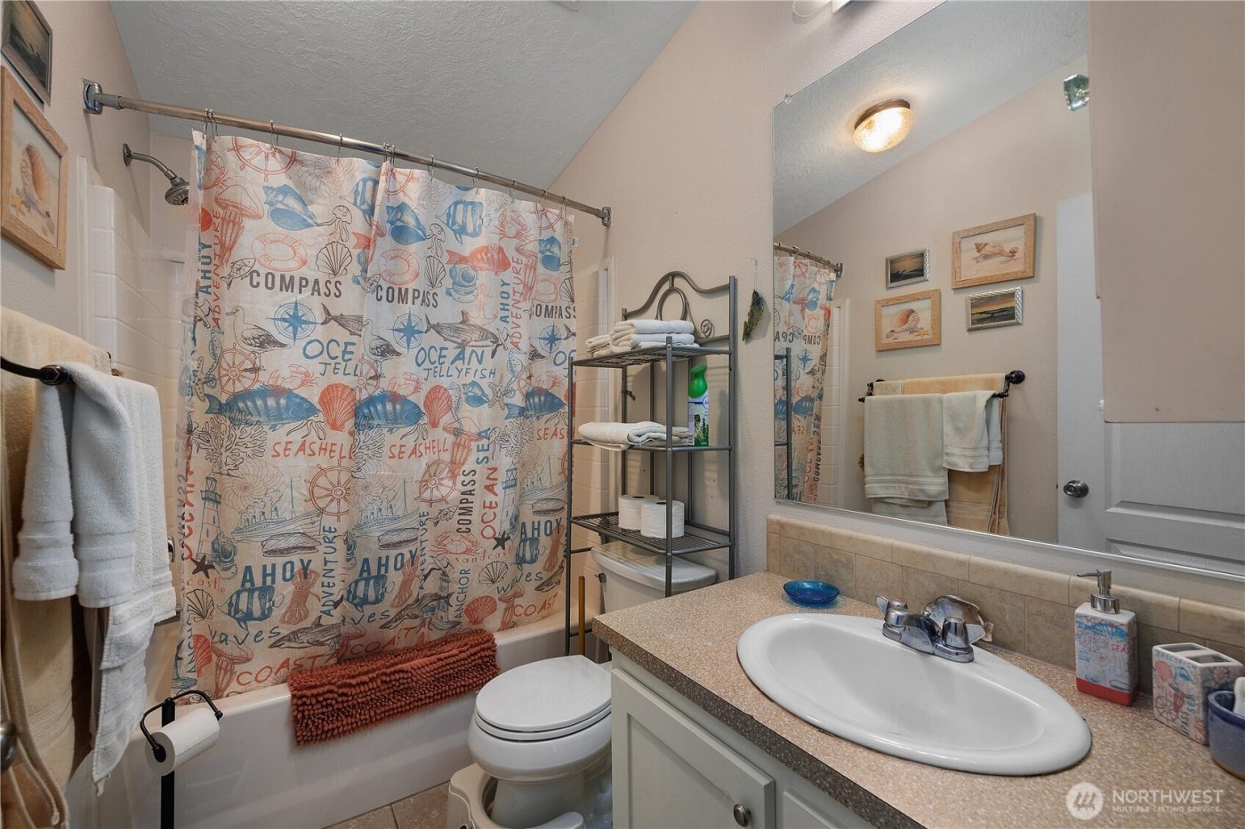 20 N Olympic Court , Hoodsport, WA 98548