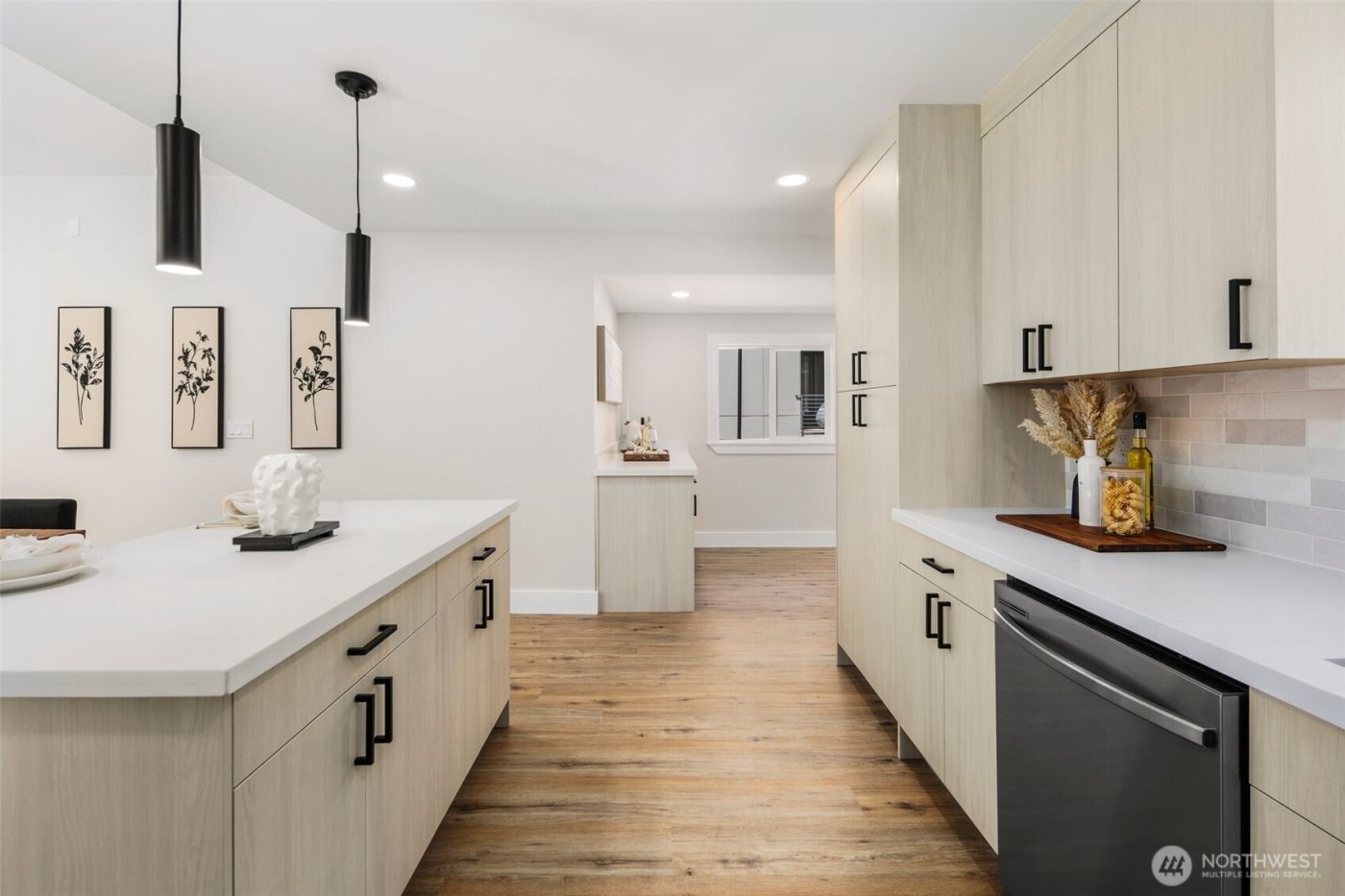 8226 Meridian Avenue N, Seattle, WA 98103