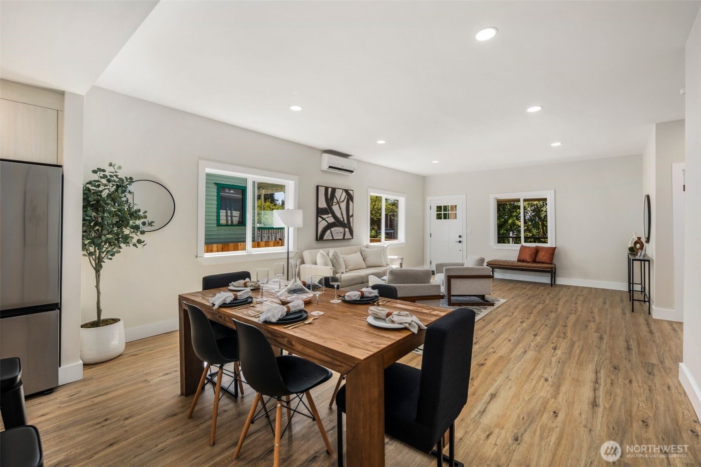 8226 Meridian Avenue N, Seattle, WA 98103