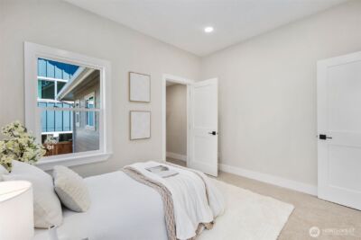 8226 Meridian Avenue N, Seattle, WA 98103 - Photo 17