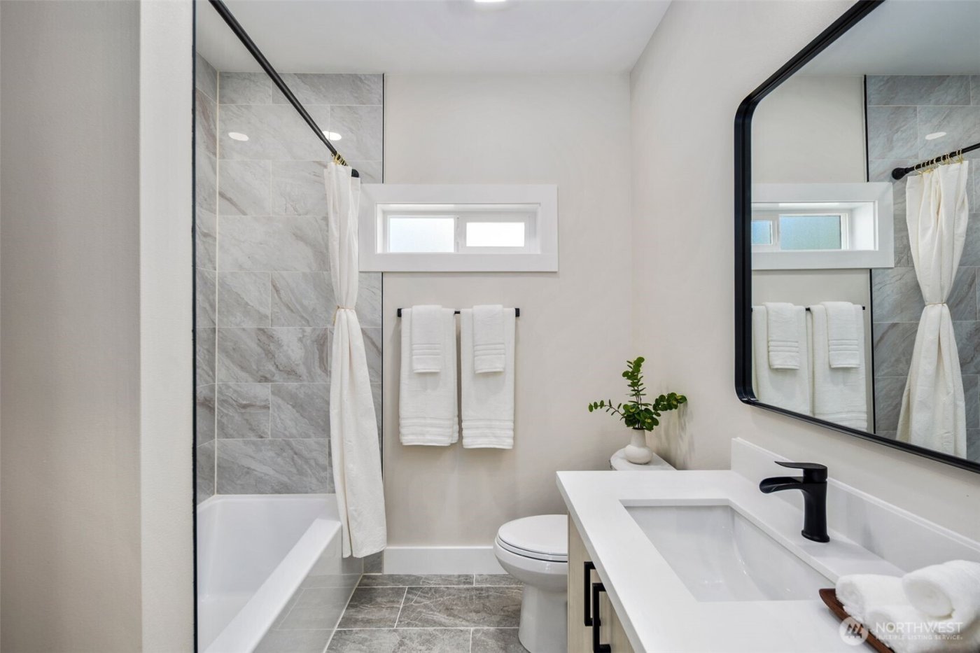 8226 Meridian Avenue N, Seattle, WA 98103