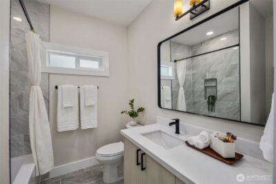 8226 Meridian Avenue N, Seattle, WA 98103 - Photo 19