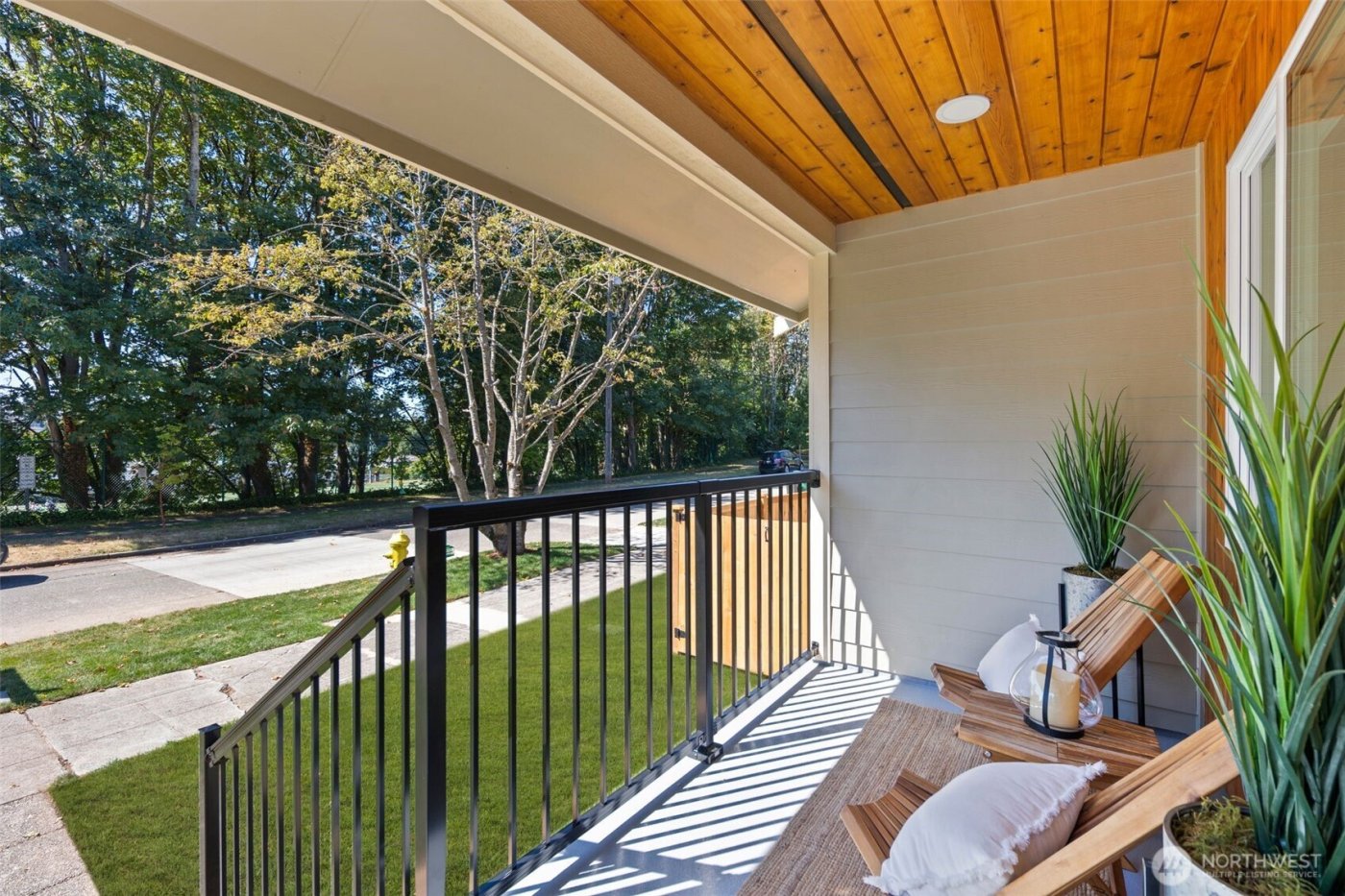 8226 Meridian Avenue N, Seattle, WA 98103