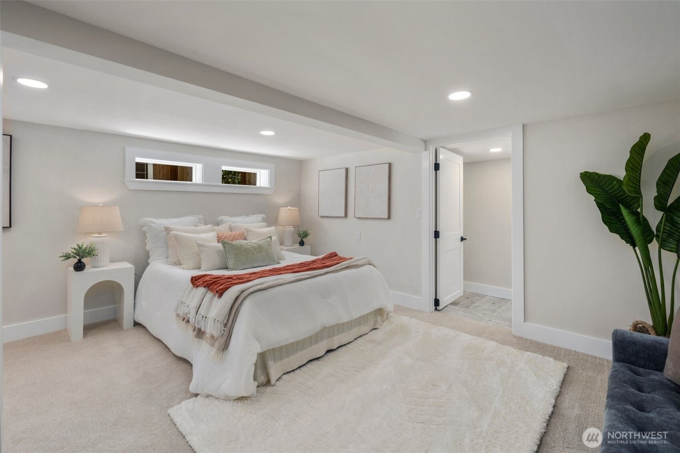 8226 Meridian Avenue N, Seattle, WA 98103