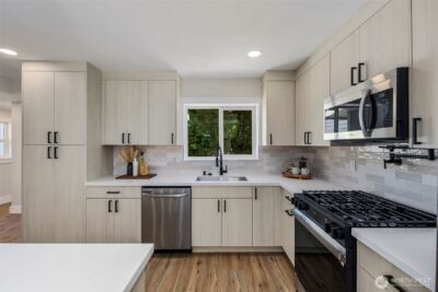 8226 Meridian Avenue N, Seattle, WA 98103 - Photo 8