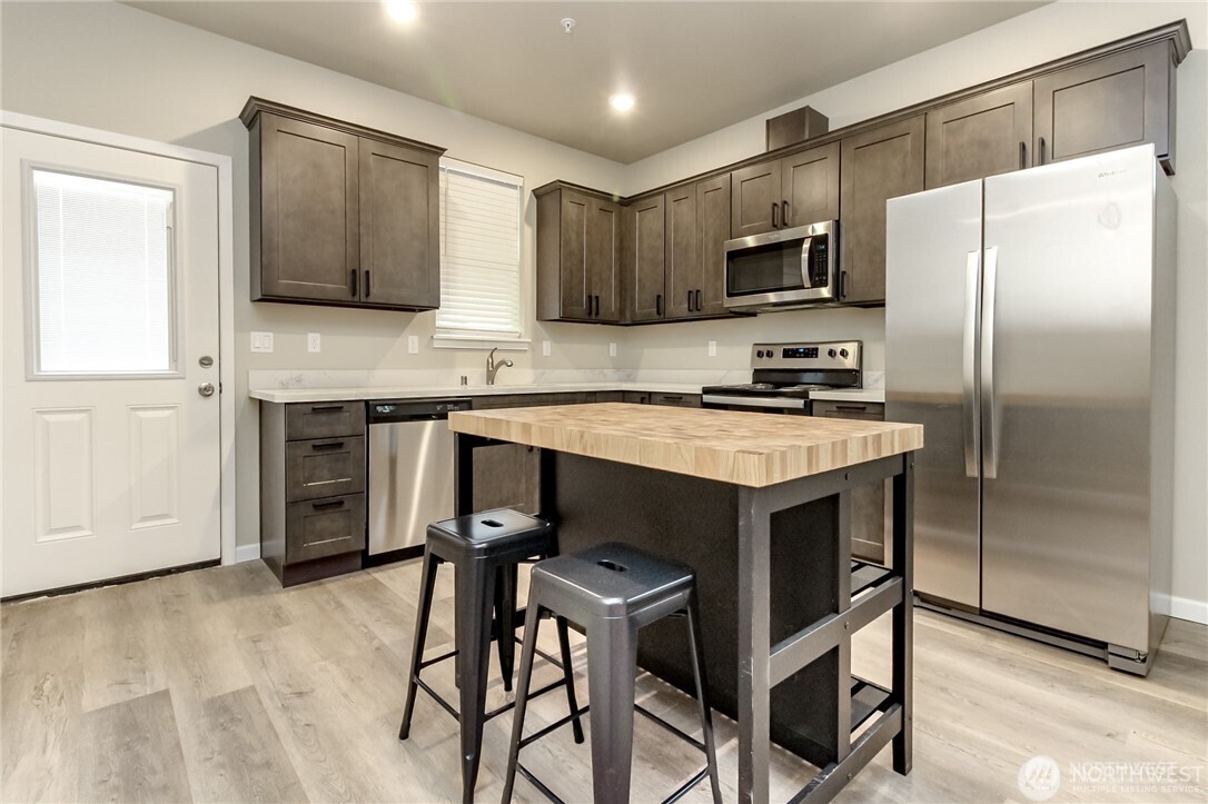 4509 6th Ave , Tacoma, WA 98406