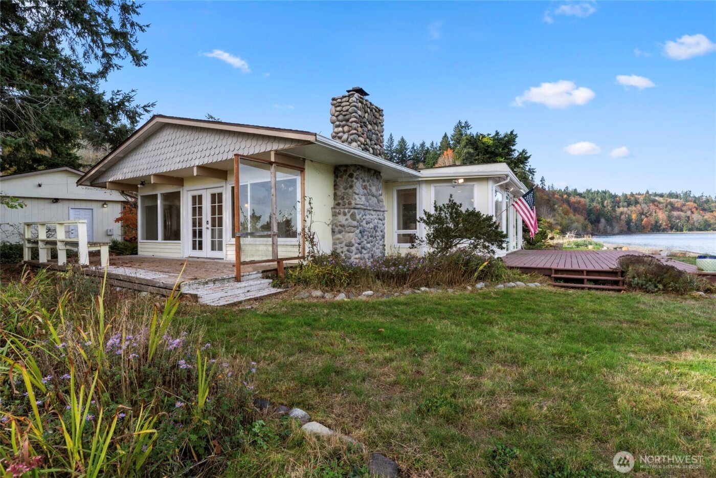 13277 Shoreline Drive SE, Olalla, WA 98359-9690