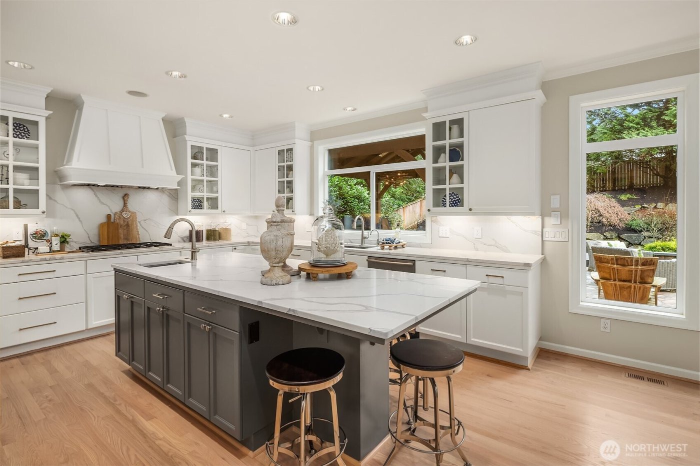 9843 NE 25th Street , Bellevue, WA 98004