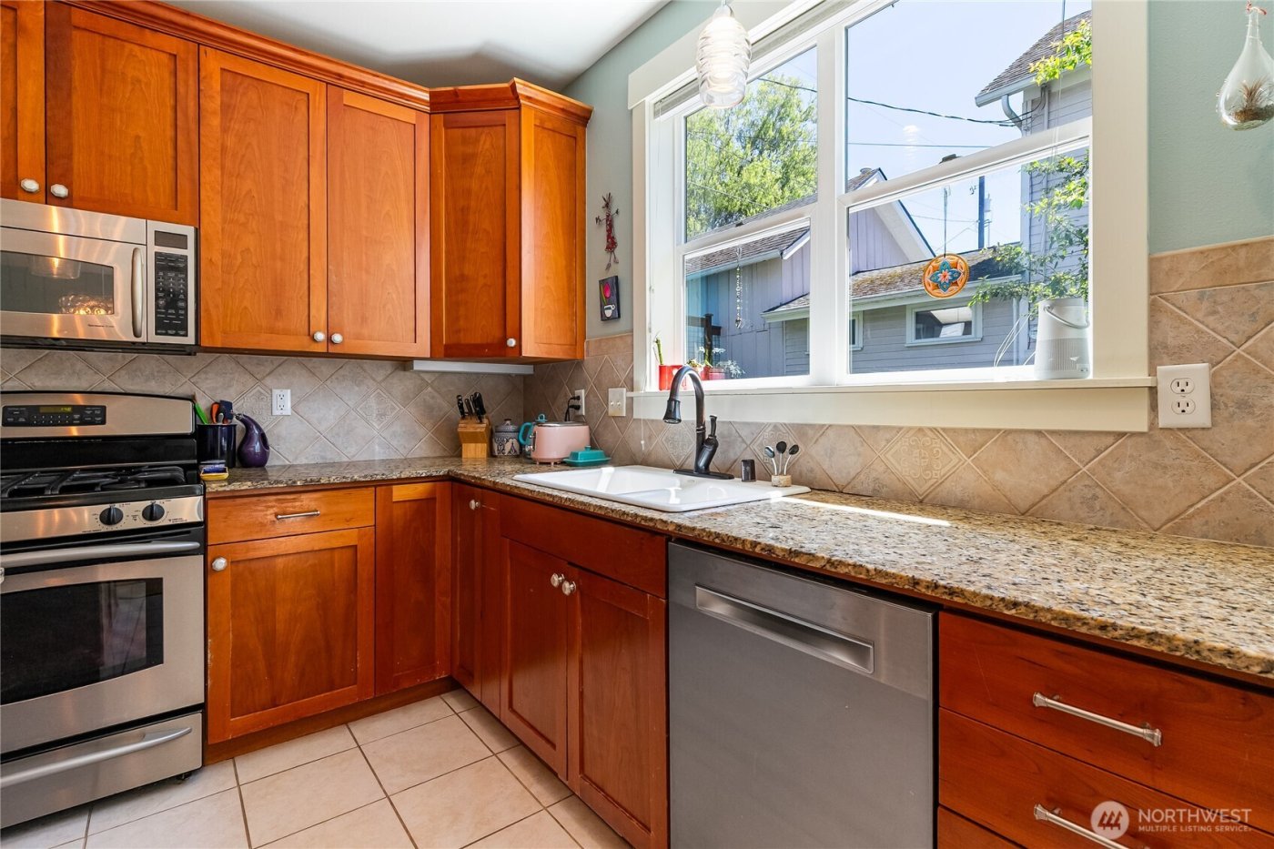 805 11th Street , Bellingham, WA 98225