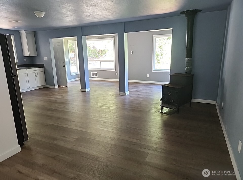 311 N Paradise Drive , Lilliwaup, WA 98555-9773