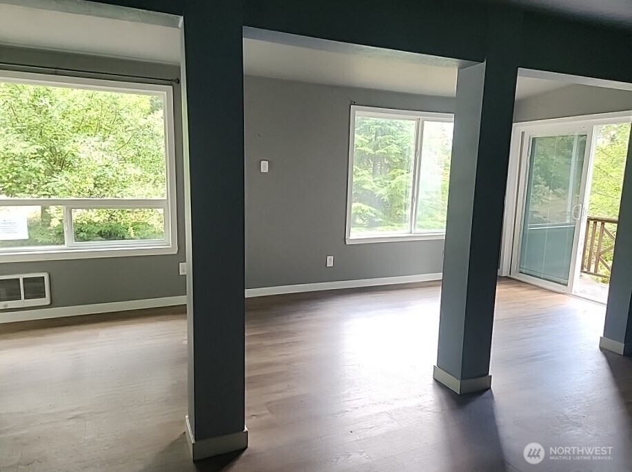 311 N Paradise Drive , Lilliwaup, WA 98555-9773