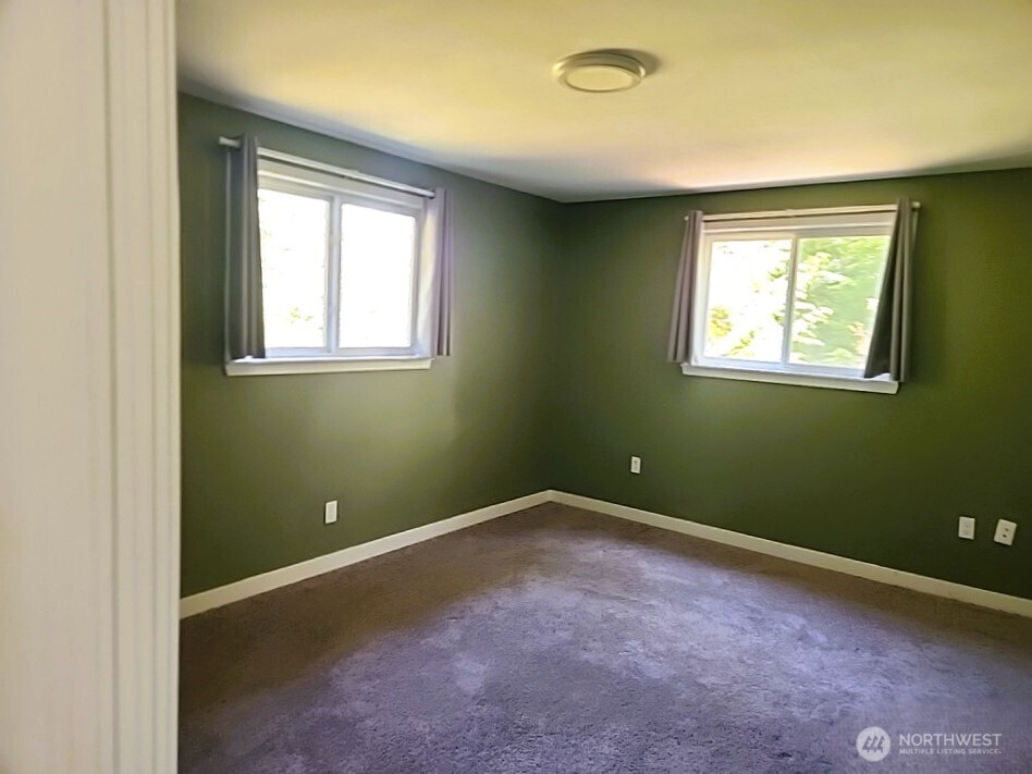 311 N Paradise Drive , Lilliwaup, WA 98555-9773