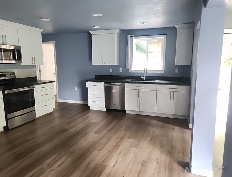 311 N Paradise Drive , Lilliwaup, WA 98555-9773