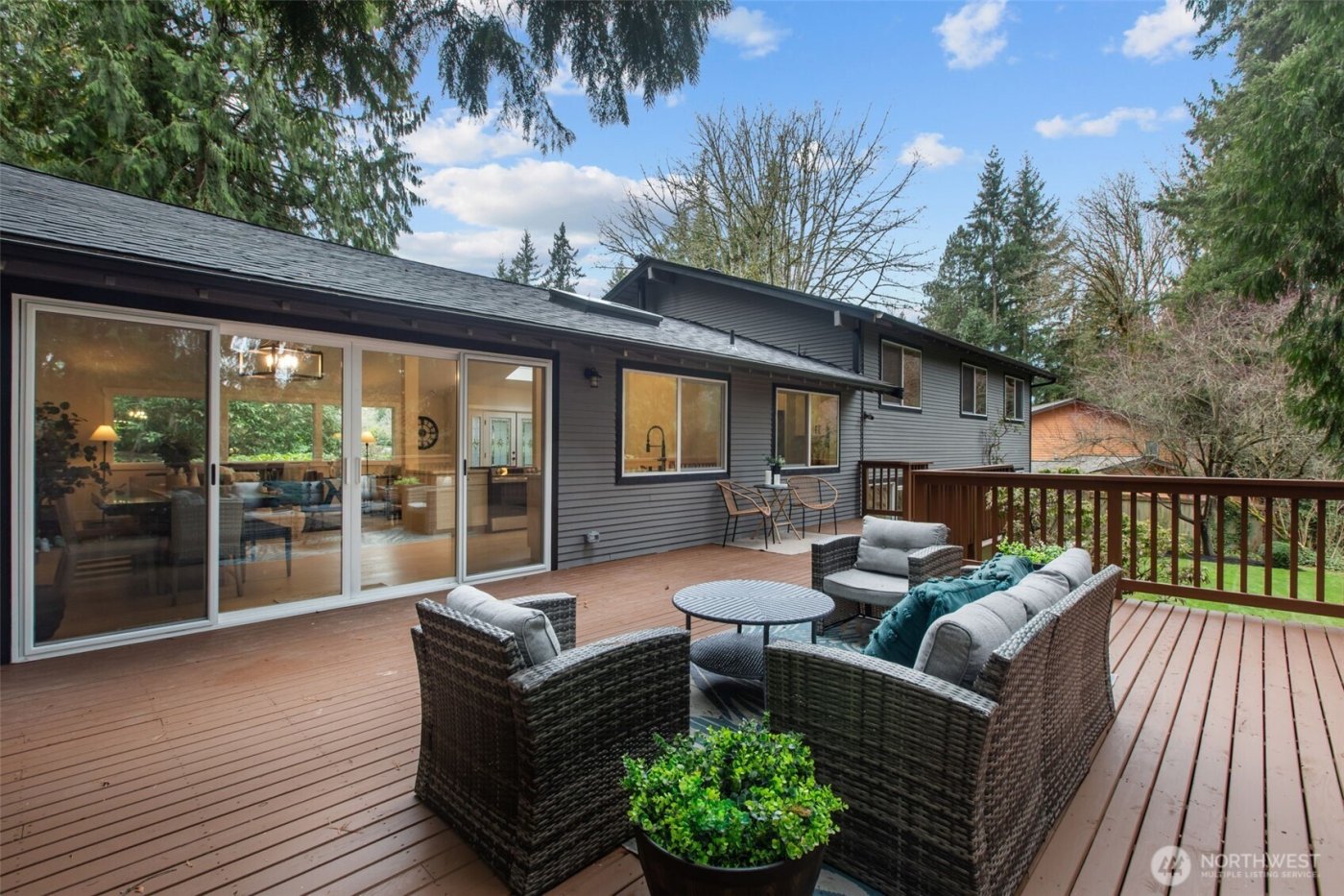 1044 145th Place NE, Bellevue, WA 98007