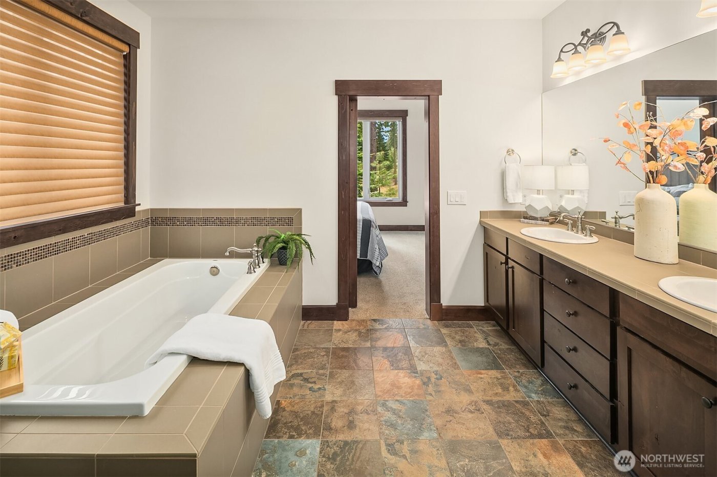 100 Black Nugget Lane , Cle Elum, WA 98922