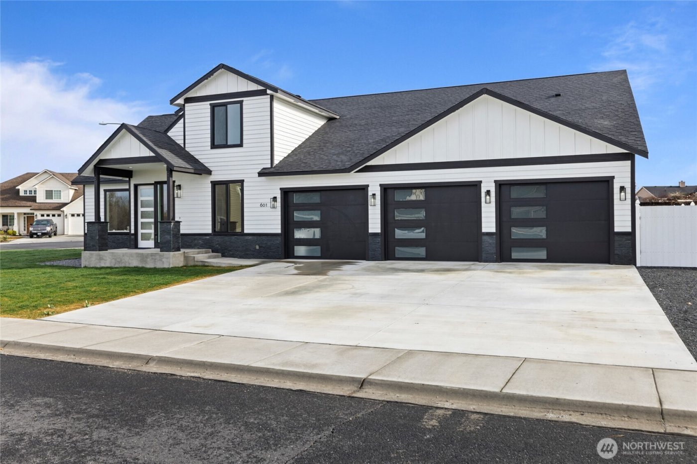 601 N Bluff West Drive , Moses Lake, WA 98837