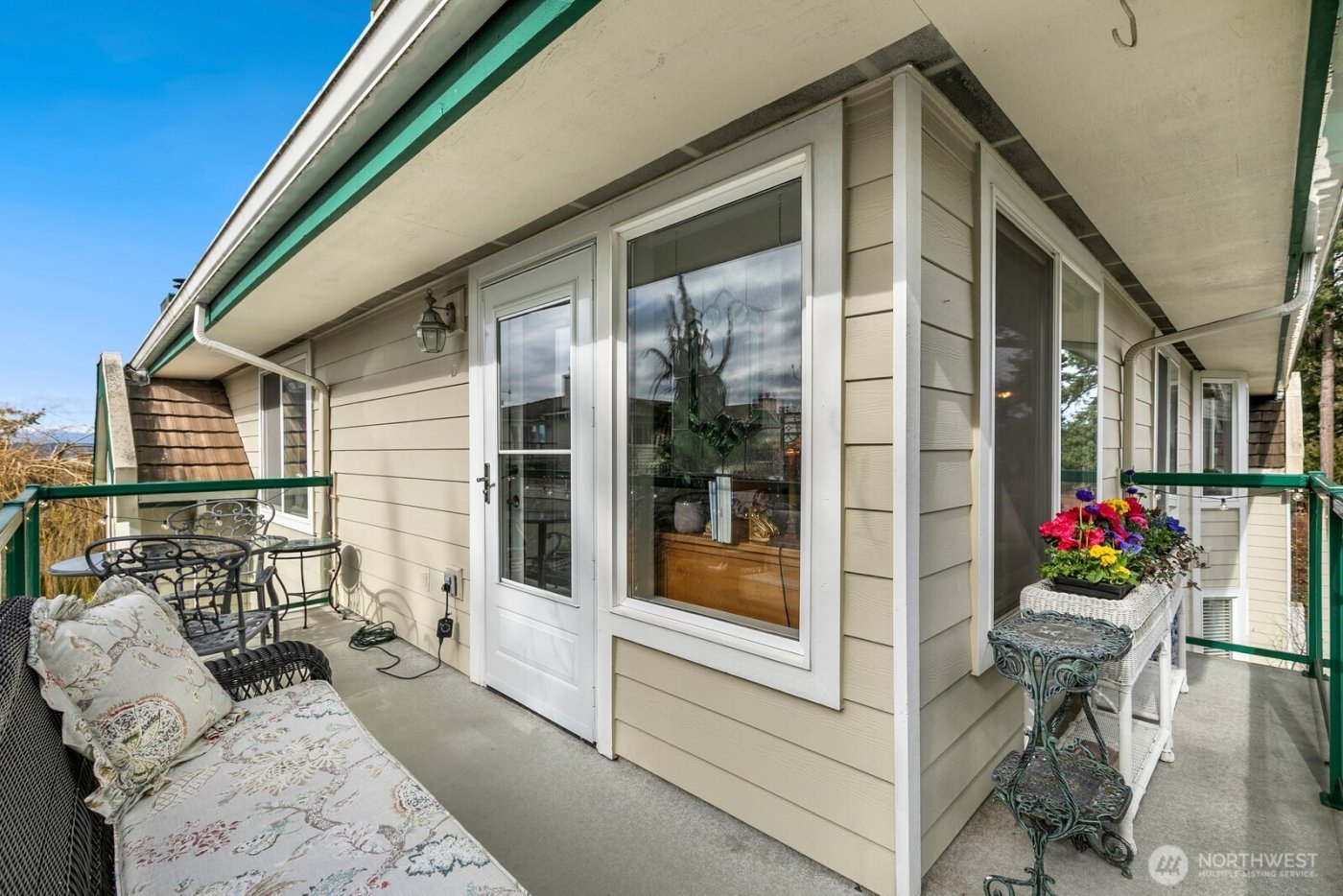 609 7th N #B304, Edmonds, WA 98020