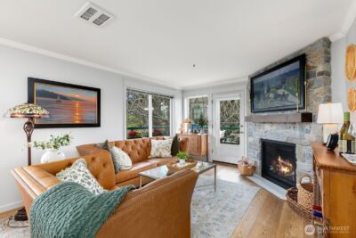 609 7th N #B304, Edmonds, WA 98020 - Photo 2