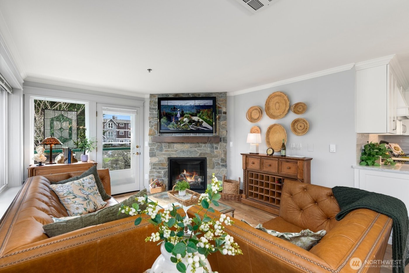 609 7th N #B304, Edmonds, WA 98020