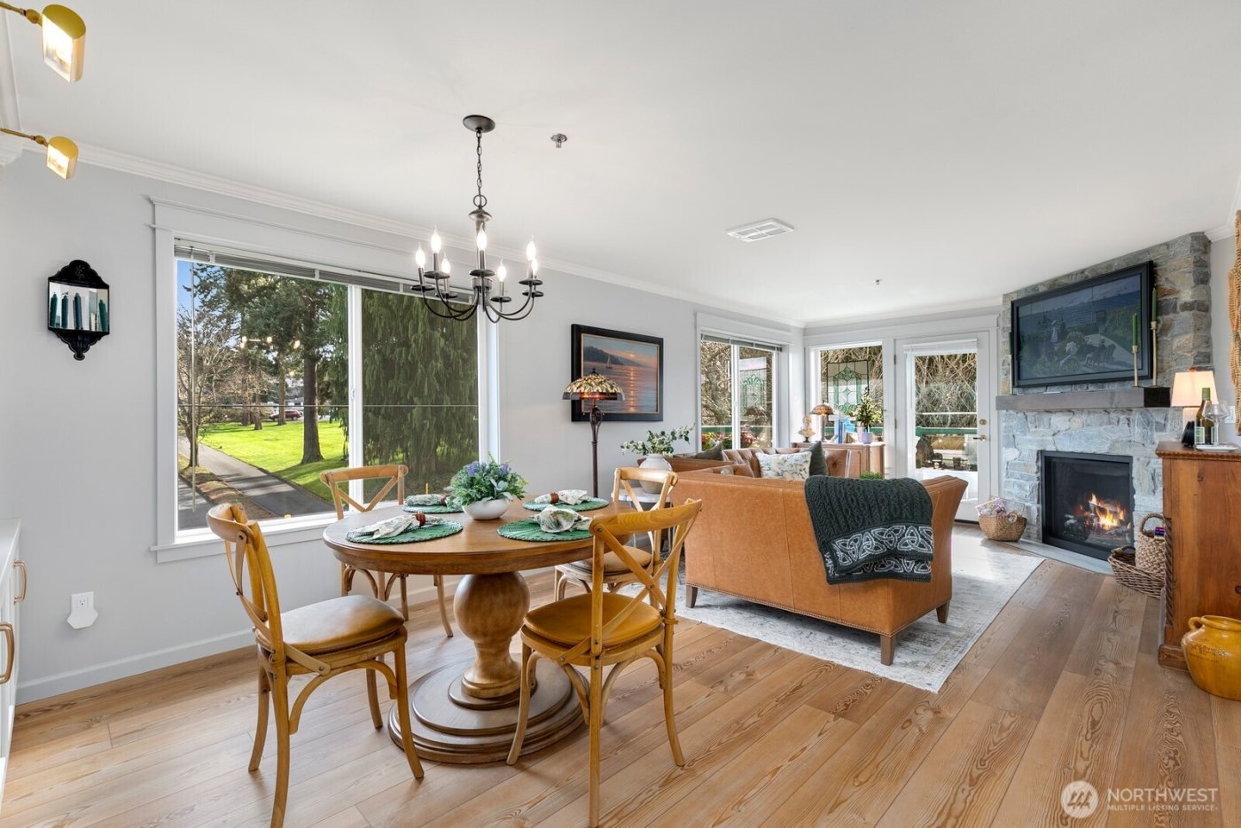 609 7th N #B304, Edmonds, WA 98020