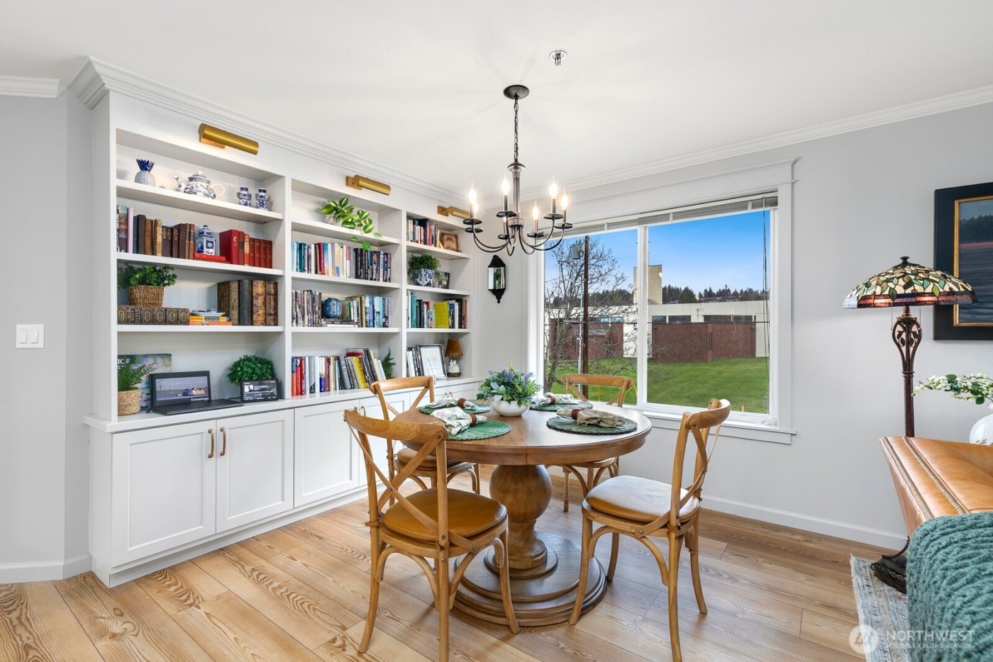 609 7th N #B304, Edmonds, WA 98020