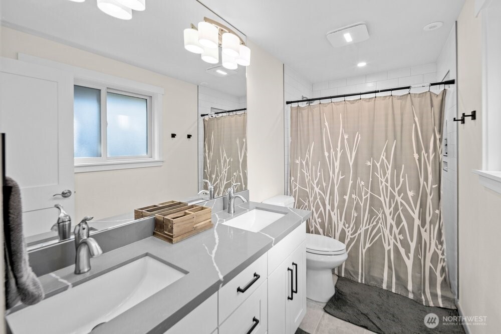 712 Alder Street , Edmonds, WA 98020