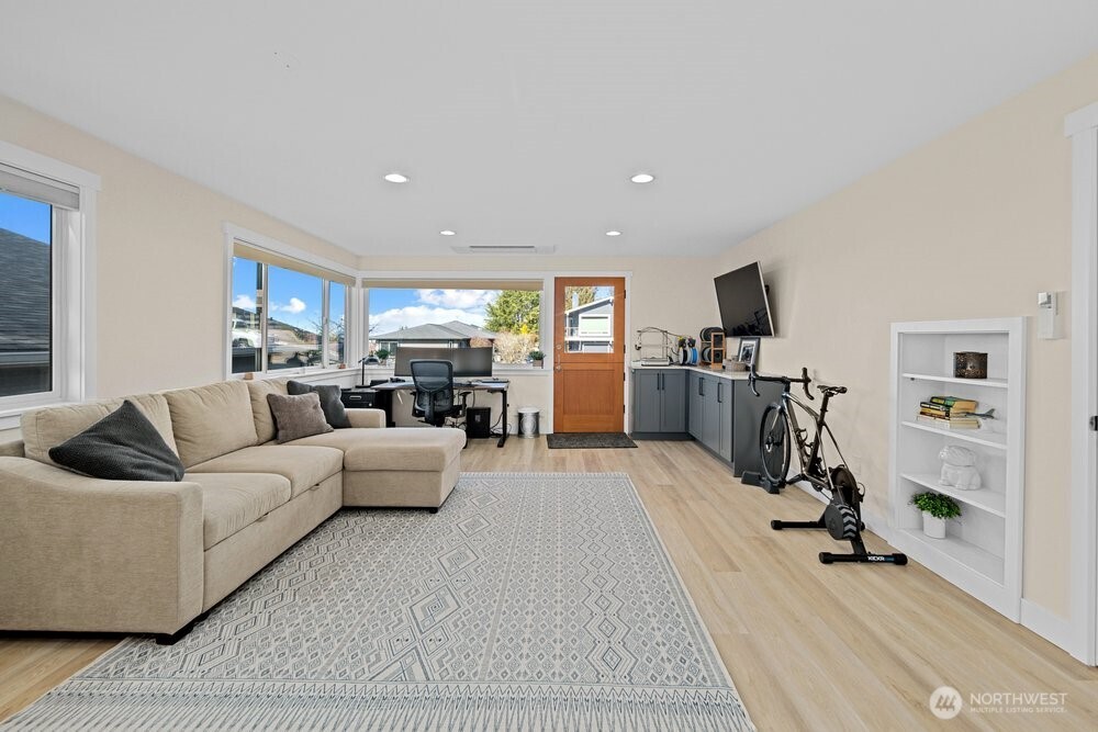 712 Alder Street , Edmonds, WA 98020