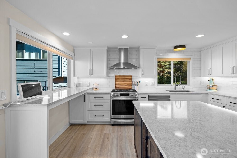 712 Alder Street , Edmonds, WA 98020