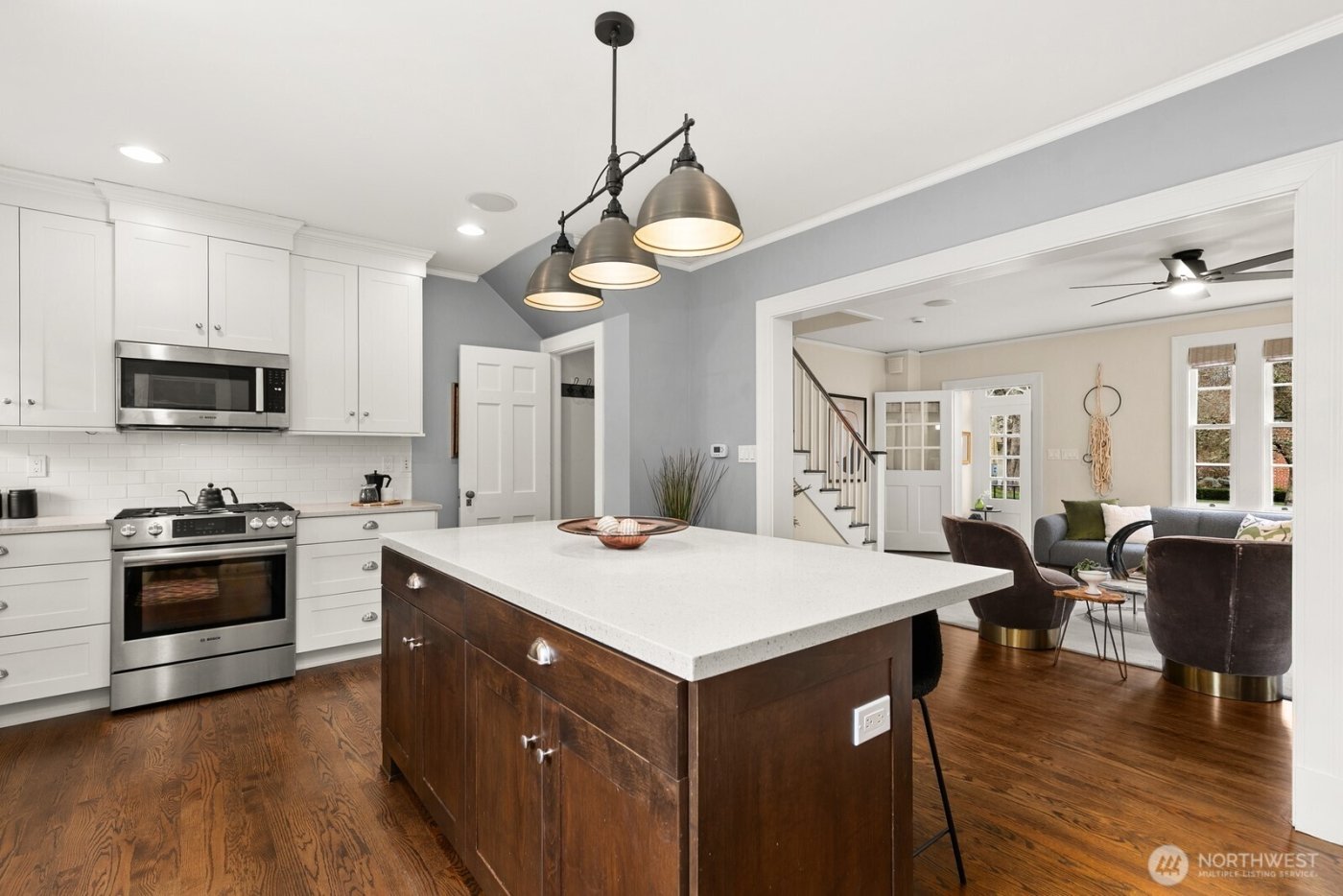 4405 Montana Circle W, Seattle, WA 98199