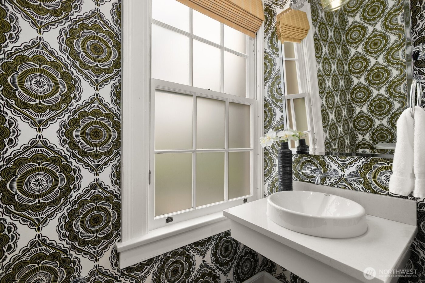 4405 Montana Circle W, Seattle, WA 98199